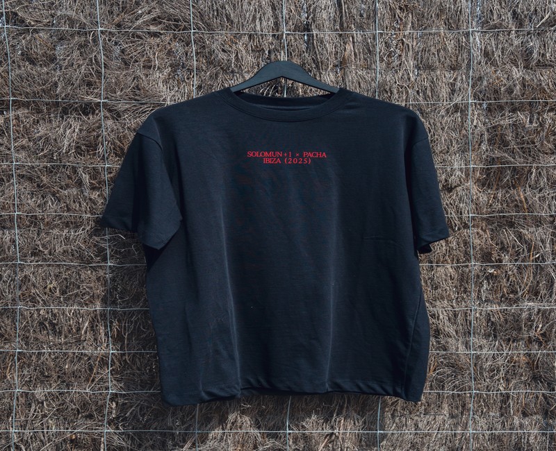 How Do Fans Style Their Luke Combs Merchandise?