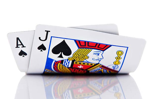 Comparing Slot Mechanics on online casinos Singapore Websites